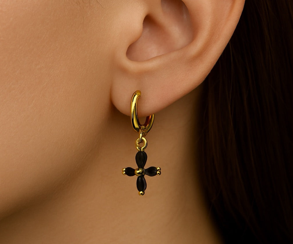 Aretes Onix “bañados en oro 14K"